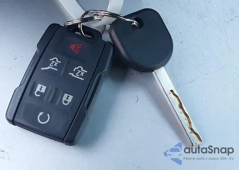 2018 Chevrolet Suburban Ls z USA, uszkodzony, nr VIN 1GNSCGKC2JR214430